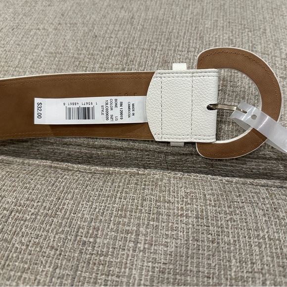 Lauren Conrad Wide Covered Buckle Dress Belt - Picture 6 of 7